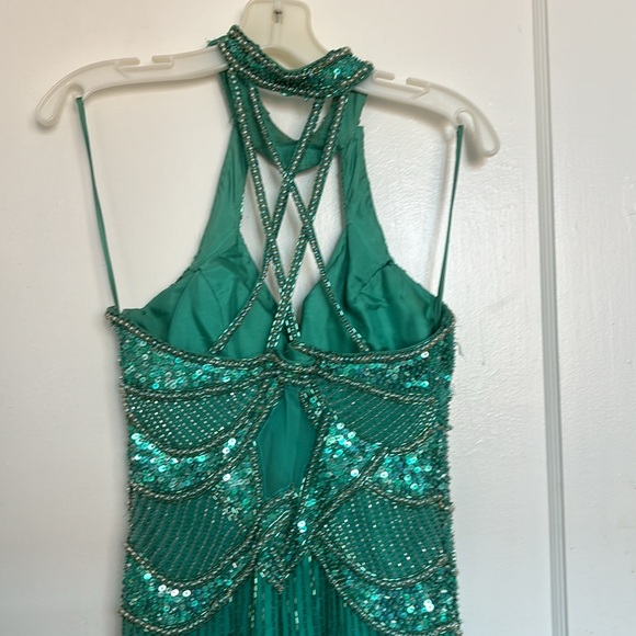 2004 Emerald Green Beaded Formal Dress from Fleur de Lis - Picture 4 of 9